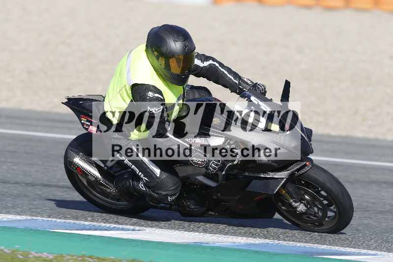 /02 28.-31.01.2025 Moto Center Thun Jerez/gruen-green/83